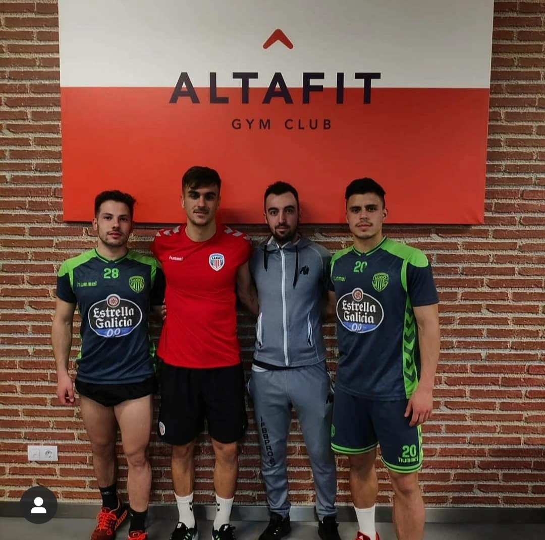 Jacobo Penas con jugadores del CD Lugo